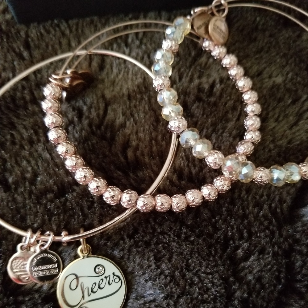 Bracelets - Picture 2 of 3